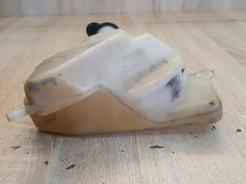YAMAHA YZF 750 R ZBIORNICZEK WYRÓWNAWCZY PŁYNU YAMAHA YZF 750 R ZBIORNICZEK WYRÓWNAWCZY PŁYNU