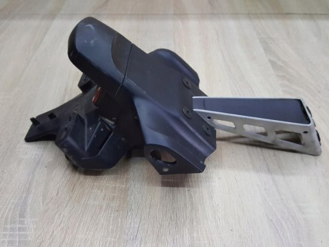 YAMAHA YZF R6 600 BŁOTNIK MOCOWANIE TABLICY TYŁ YAMAHA YZF R6 600 BŁOTNIK MOCOWANIE TABLICY TYŁ