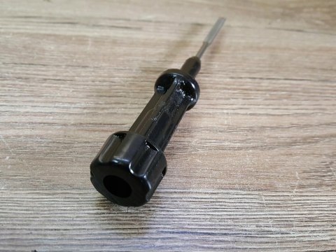 YAMAHA YZF R6 RJ03 5EB BAGNET MIARKA OLEJU YAMAHA YZF R6 RJ03 5EB BAGNET MIARKA OLEJU