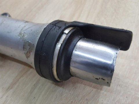 YAMAHA XJR 1300 GOLEŃ LAGA ZWIESZENIE PRZÓD LEWA YAMAHA XJR 1300 GOLEŃ LAGA ZWIESZENIE PRZÓD LEWA