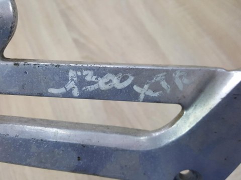 YAMAHA XJR 1300 SET PODNÓŻEK LEWY YAMAHA XJR 1300 SET PODNÓŻEK LEWY
