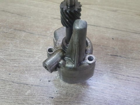 YAMAHA XS 500 POMPA OLEJU OLEJOWA YAMAHA XS 500 POMPA OLEJU OLEJOWA