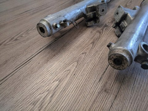 YAMAHA XS 750 SE LAGI ZAWIESZENIE PRZÓD KPL YAMAHA XS 750 SE LAGI ZAWIESZENIE PRZÓD KPL