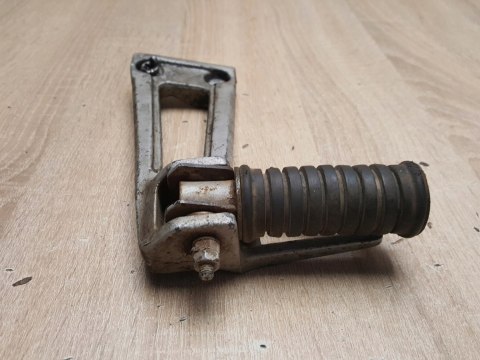 YAMAHA XT 600 Z 3AJ TENERE SET PODNÓŻEK LEWY TYŁ YAMAHA XT 600 Z 3AJ TENERE SET PODNÓŻEK LEWY TYŁ