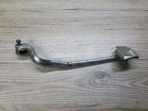 YAMAHA XV 500 DŹWIGNIA HAMULCA NOŻNEGO TYŁ YAMAHA XV 500 DŹWIGNIA HAMULCA NOŻNEGO TYŁ