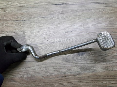 YAMAHA XV 500 DŹWIGNIA HAMULCA NOŻNEGO TYŁ YAMAHA XV 500 DŹWIGNIA HAMULCA NOŻNEGO TYŁ
