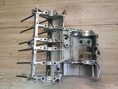 YAMAHA YZF 600 R THUNDERCAT KARTER GÓRNY BLOK YAMAHA YZF 600 R THUNDERCAT KARTER GÓRNY BLOK