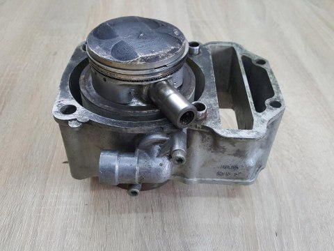 YAMAHA XZ 550 CYLINDER TŁOK KPL YAMAHA XZ 550 CYLINDER TŁOK KPL