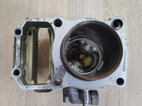 YAMAHA XZ 550 CYLINDER TŁOK KPL YAMAHA XZ 550 CYLINDER TŁOK KPL