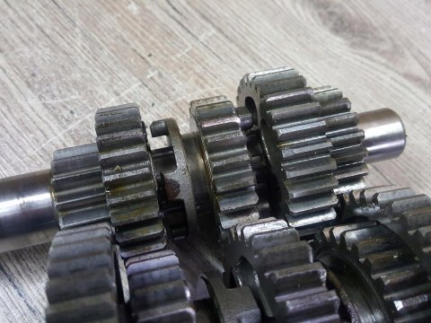 YAMAHA XZ 550 SKRZYNIA BIEGÓW WODZIKI KPL YAMAHA XZ 550 SKRZYNIA BIEGÓW WODZIKI KPL