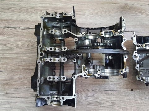 YAMAHA FZR 400 3BF KARTER GÓRNY DOLNY BLOK SILNIKA YAMAHA FZR 400 3BF KARTER GÓRNY DOLNY BLOK SILNIKA
