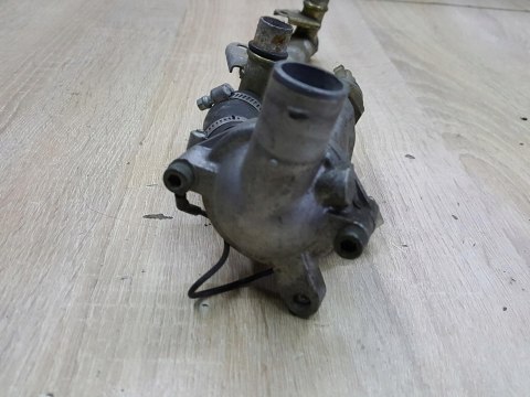 YAMAHA FZR 400 3TJ TERMOSTAT OBUDOWA