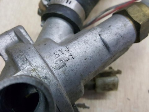 YAMAHA FZR 400 3TJ TERMOSTAT OBUDOWA