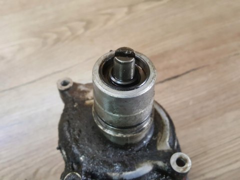 YAMAHA FZR 400 POMPA WODY WODNA YAMAHA FZR 400 POMPA WODY WODNA