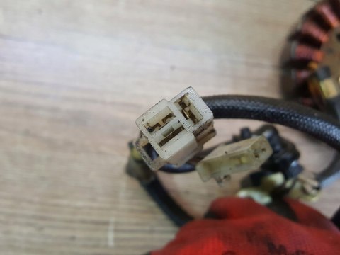 YAMAHA FZR 400 STATOR STOJAN IMPULSATOR YAMAHA FZR 400 STATOR STOJAN IMPULSATOR
