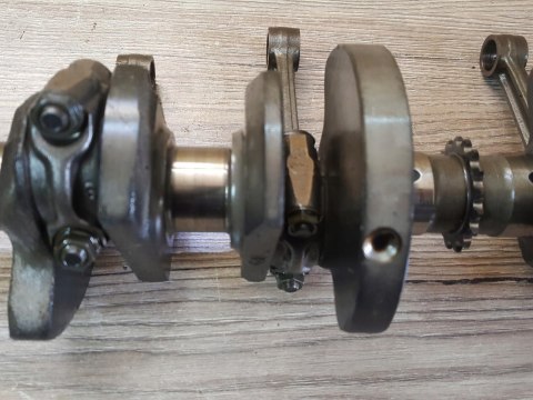 YAMAHA FZR 400 WAŁ KORBOWY KORBOWODY KPL