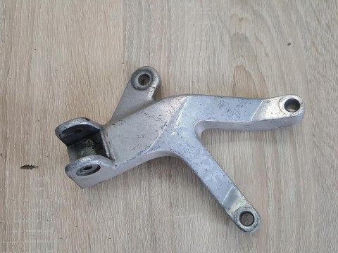 YAMAHA FZR 600 SET PODNÓŻEK MOCOWANIE YAMAHA FZR 600 SET PODNÓŻEK MOCOWANIE