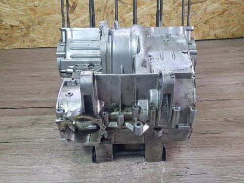 YAMAHA XJ 900 4KM KARTER GÓRNY DOLNY BLOK SILNIKA YAMAHA XJ 900 4KM KARTER GÓRNY DOLNY BLOK SILNIKA