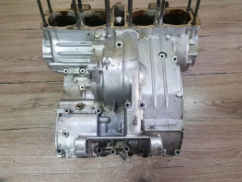 YAMAHA XJ 900 4KM KARTER GÓRNY DOLNY BLOK SILNIKA YAMAHA XJ 900 4KM KARTER GÓRNY DOLNY BLOK SILNIKA