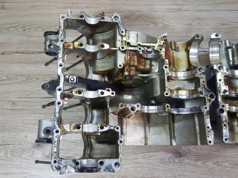 YAMAHA XJ 900 4KM KARTER GÓRNY DOLNY BLOK SILNIKA YAMAHA XJ 900 4KM KARTER GÓRNY DOLNY BLOK SILNIKA