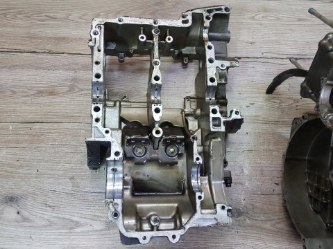 YAMAHA TDM 850 4DT KARTERY BLOK SILNIKA KPL YAMAHA TDM 850 4DT KARTERY BLOK SILNIKA KPL