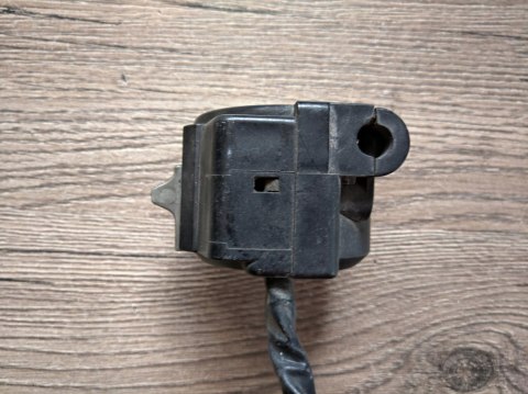 SUZUKI RG 80 PRZEŁĄCZNIK PRAWY SUZUKI RG 80 PRZEŁĄCZNIK PRAWY