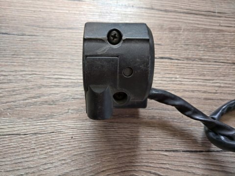 SUZUKI RG 80 PRZEŁĄCZNIK PRAWY SUZUKI RG 80 PRZEŁĄCZNIK PRAWY
