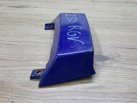 SUZUKI RGV 250 ŁĄCZNIK OWIEWKA OGONA ZADUPKA SUZUKI RGV 250 ŁĄCZNIK OWIEWKA OGONA ZADUPKA