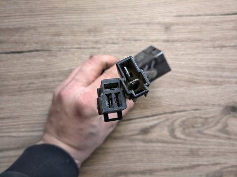 SUZUKI RGV 250 REGULATOR NAPIĘCIA