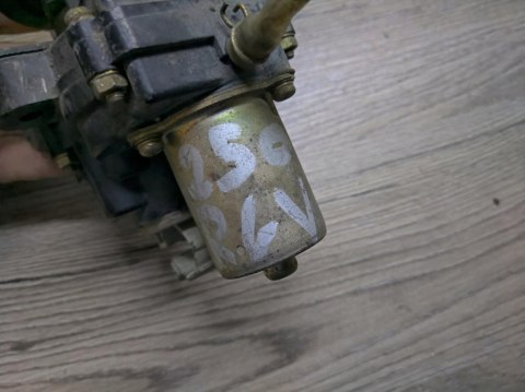 SUZUKI RGV 250 SILNICZEK ZAWORU POWER VALVE SERVO SUZUKI RGV 250 SILNICZEK ZAWORU POWER VALVE SERVO