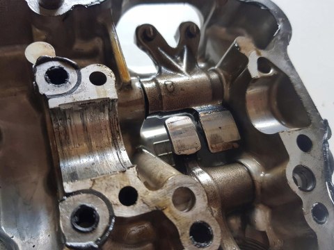 SUZUKI VL 125 INTRUDER GŁOWICA PRZÓD KOMPLETNA SUZUKI VL 125 INTRUDER GŁOWICA PRZÓD KOMPLETNA