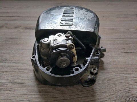 YAMAHA DT 125 DEKIEL POKRYWA OSŁONA DOZOWNIK OLEJU YAMAHA DT 125 DEKIEL POKRYWA OSŁONA DOZOWNIK OLEJU