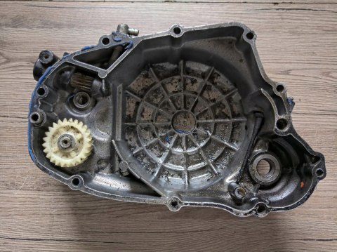 YAMAHA DT 125 DEKIEL POKRYWA OSŁONA DOZOWNIK OLEJU YAMAHA DT 125 DEKIEL POKRYWA OSŁONA DOZOWNIK OLEJU