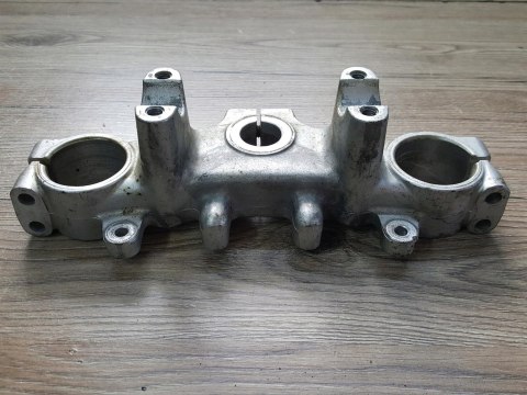 YAMAHA DT 125 PÓŁKA GÓRNA ZAWIESZENIA