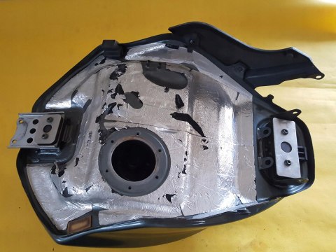 YAMAHA FJR 1300 01-05 BAK ZBIORNIK PALIWA YAMAHA FJR 1300 01-05 BAK ZBIORNIK PALIWA
