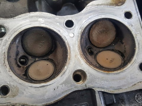 YAMAHA FZ 600 2HW GŁOWICA WAŁKI MOSTKI KPL YAMAHA FZ 600 2HW GŁOWICA WAŁKI MOSTKI KPL