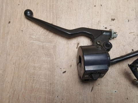 SUZUKI GN 125 PRZEŁĄCZNIK LEWY SUZUKI GN 125 PRZEŁĄCZNIK LEWY