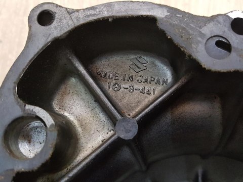 SUZUKI GS 500 DEKIEL POKRYWA KAPA OBUDOWA SUZUKI GS 500 DEKIEL POKRYWA KAPA OBUDOWA