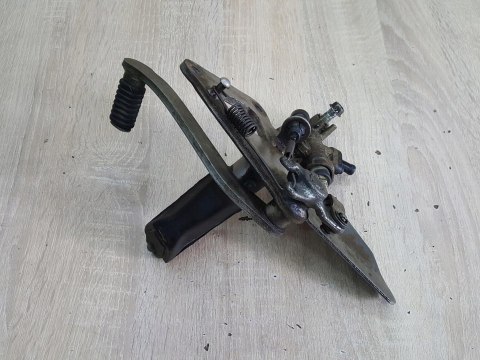 SUZUKI GS 500 SET PODNÓŻEK MOCOWANIE PRAWY SUZUKI GS 500 SET PODNÓŻEK MOCOWANIE PRAWY