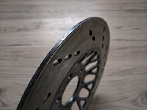 SUZUKI GS 650 TARCZA HAMULCOWA PRZÓD