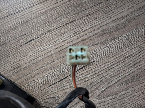 SUZUKI GSXF 1100 PRZEŁĄCZNIK LEWY EL SZYBA