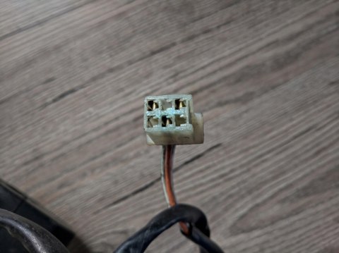 SUZUKI GSXF 1100 PRZEŁĄCZNIK LEWY EL SZYBA