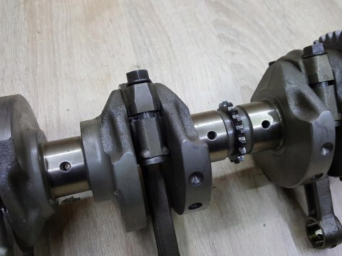 SUZUKI GSXF 750 WAŁ KORBOWY KORBOWODY KPL SUZUKI GSXF 750 WAŁ KORBOWY KORBOWODY KPL