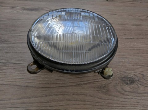 SUZUKI GSXR 1100 LAMPA REFLEKTOR PRZÓD SUZUKI GSXR 1100 LAMPA REFLEKTOR PRZÓD