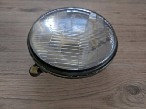 SUZUKI GSXR 1100 LAMPA REFLEKTOR PRZÓD SUZUKI GSXR 1100 LAMPA REFLEKTOR PRZÓD