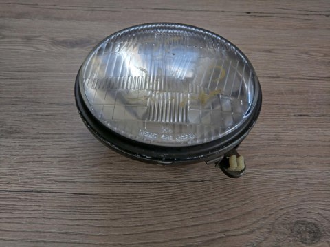 SUZUKI GSXR 1100 LAMPA REFLEKTOR PRZÓD SUZUKI GSXR 1100 LAMPA REFLEKTOR PRZÓD