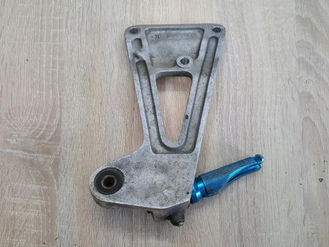 SUZUKI GSXR 1100 SET PONÓŻEK MOCOWANIE PRAWY SUZUKI GSXR 1100 SET PONÓŻEK MOCOWANIE PRAWY