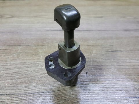 SUZUKI GSF GSXF 650 NAPINACZ ŁAŃCUSZKA ROZRZĄDU SUZUKI GSF GSXF 650 NAPINACZ ŁAŃCUSZKA ROZRZĄDU