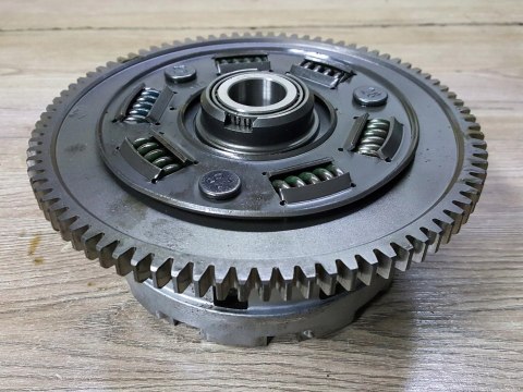 SUZUKI GSF GSXF 650 SPRZĘGŁO KOSZ SPRZĘGŁOWY SUZUKI GSF GSXF 650 SPRZĘGŁO KOSZ SPRZĘGŁOWY