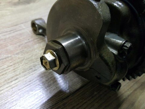 SUZUKI GSF GSXF 650 WAŁ KORBOWY KORBOWODY KPL